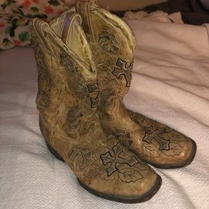 Corral boots